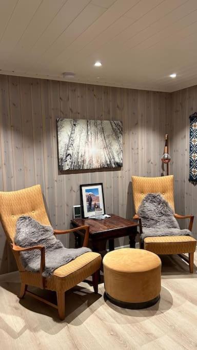Mountainside Lodge - Breivikeidet ทรอมโซ ภายนอก รูปภาพ