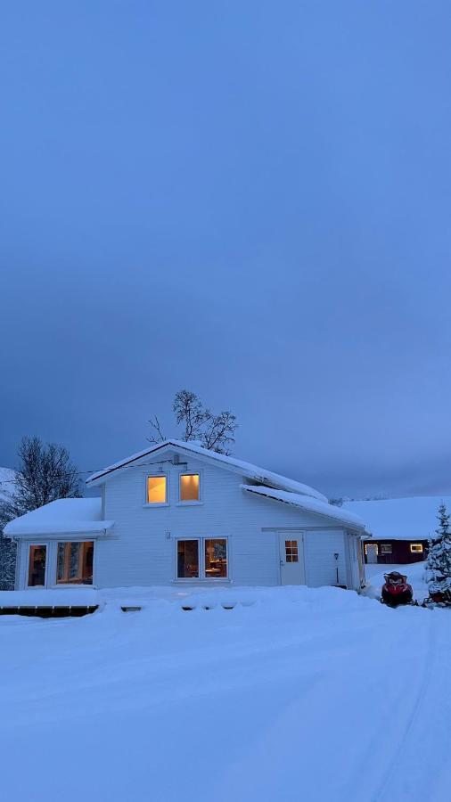 Mountainside Lodge - Breivikeidet ทรอมโซ ภายนอก รูปภาพ